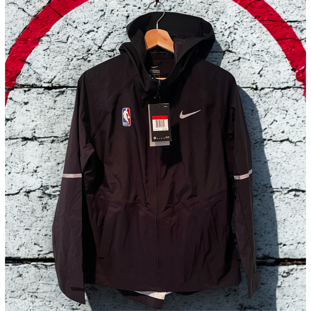 Nike NBA Zonal Aeroshield Hooded Reflective Running Rain Jacket L NWT Women